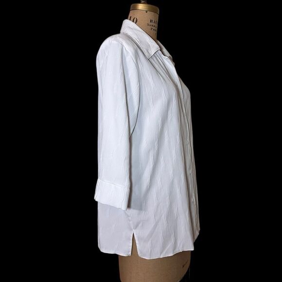 Vintage Sandra Fashions White Textured Button-Up Short sleeve Shirt size Medium - Picture 3 of 14